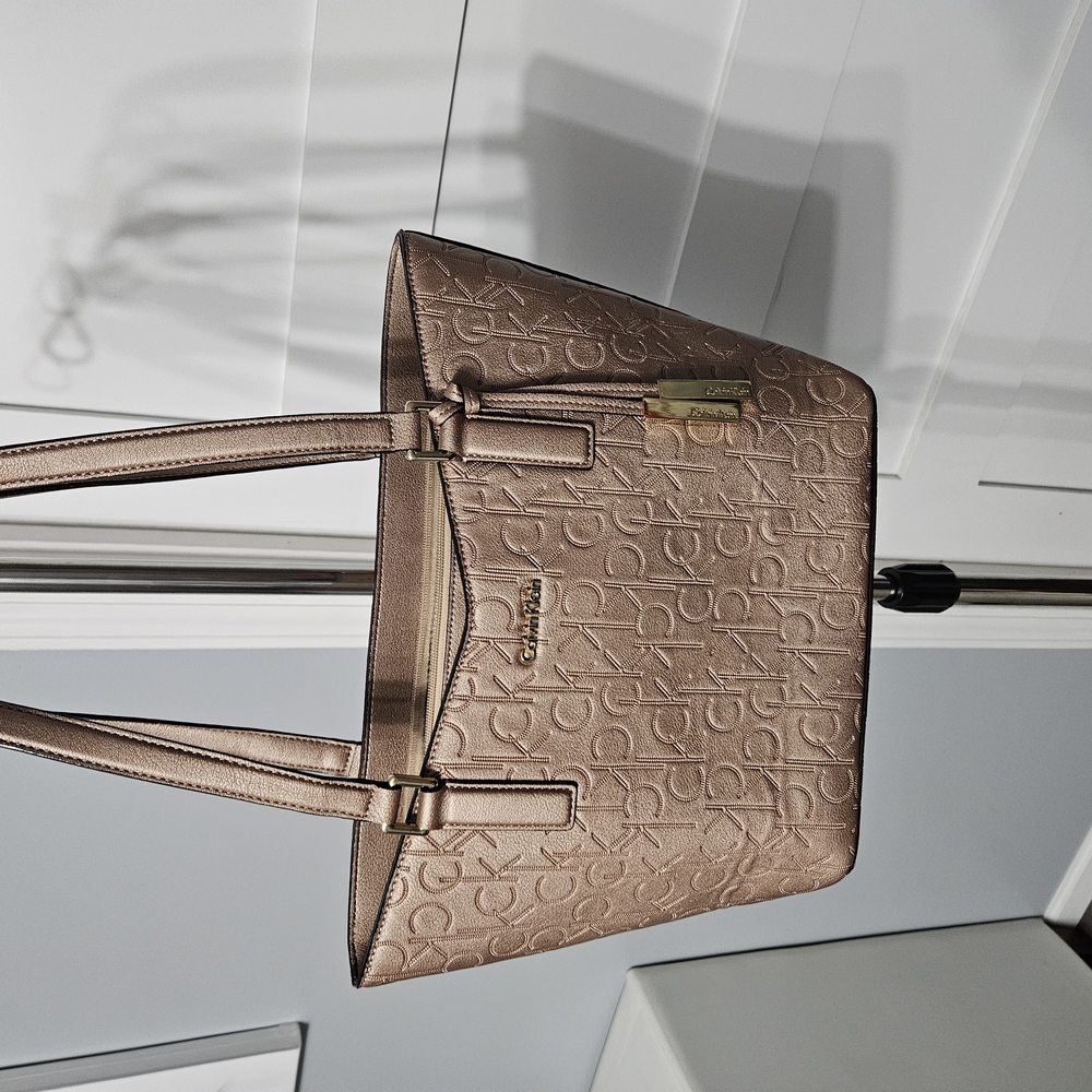 Calvin Klein Tan Shoulder Bag with Structured Design